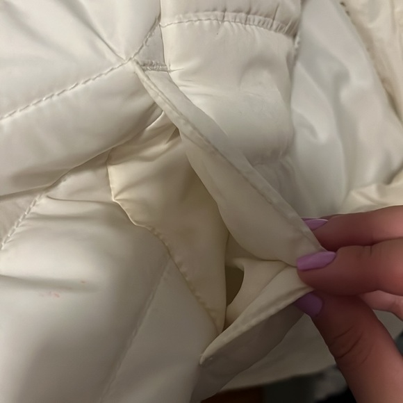 White vest, barley worn - Picture 4 of 4